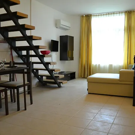 Duplex Penthouse Lipin 아파트